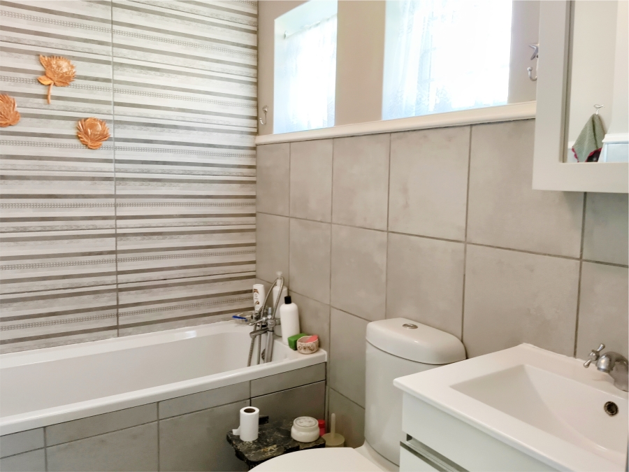 2 Bedroom Property for Sale in The Village Western Cape